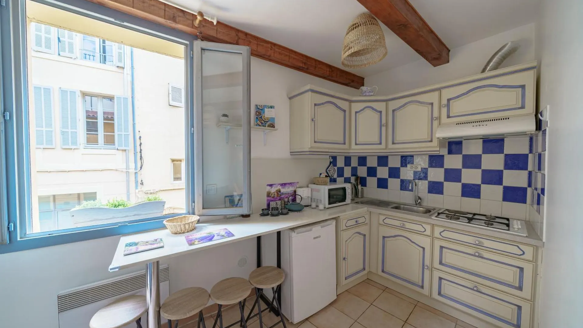 Apparemment Hypercentre Aix-En-Provence Apartment 0*,